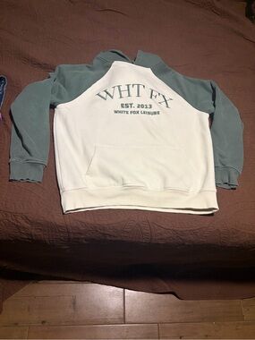 White Fox Sweatshirt - Cream & Sage Green M/L